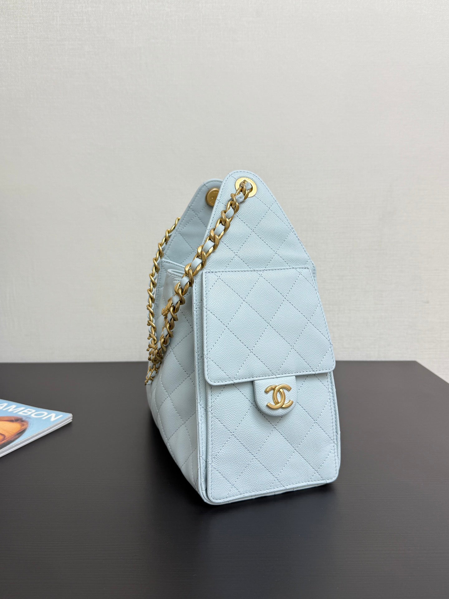 Adjustable Chain Light Blue Bucket Bag