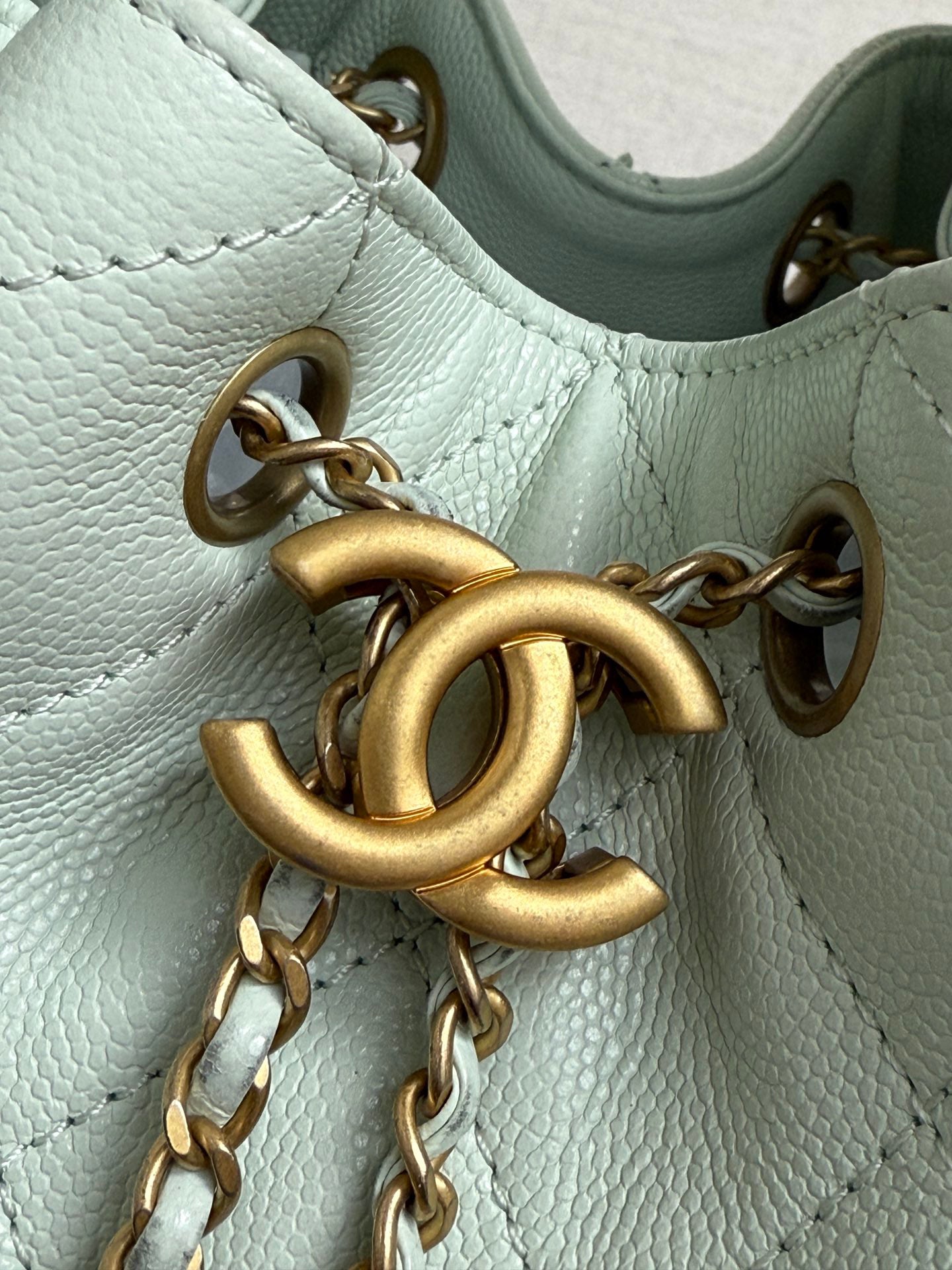 Adjustable Chain Light Green Bucket Bag