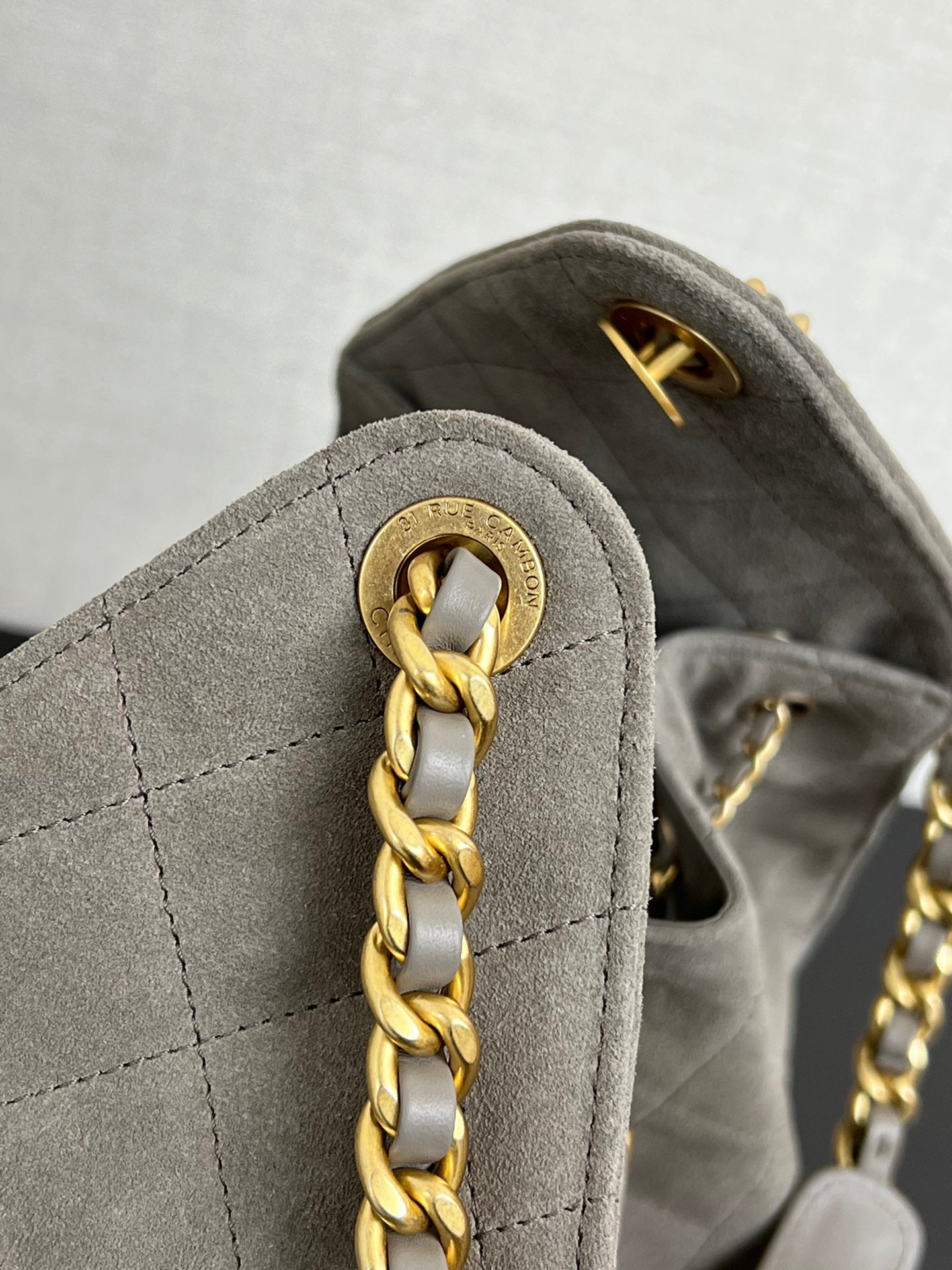 Adjustable chain,grey bucket bag