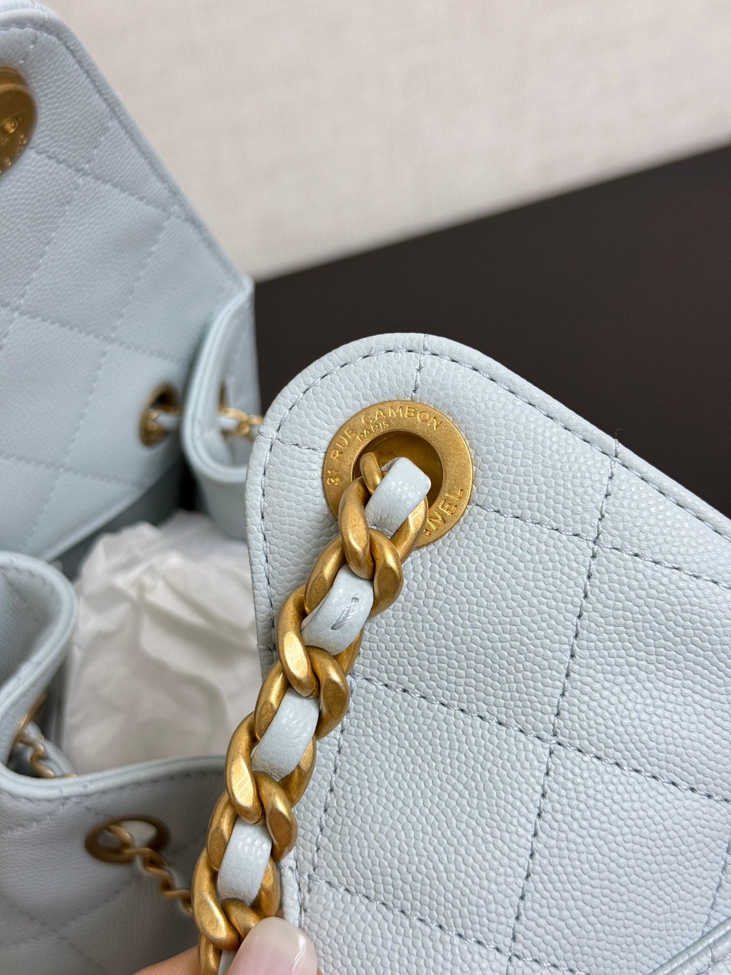 Adjustable Chain Light Blue Bucket Bag