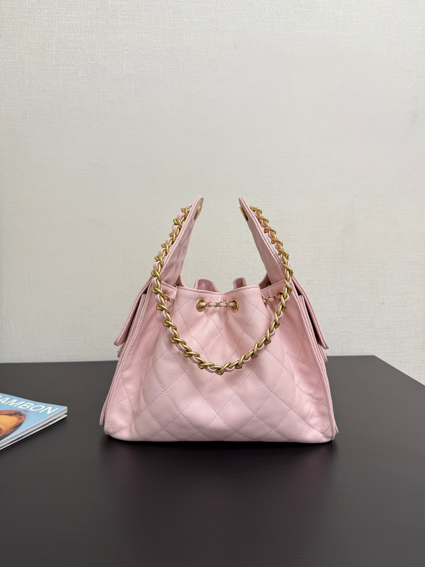 Adjustable chain, light pink bucket bag