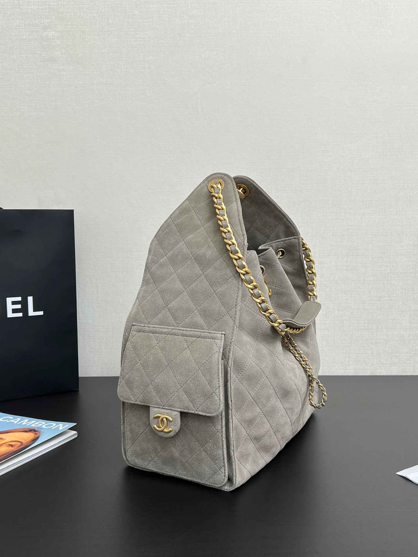 Adjustable chain,grey bucket bag