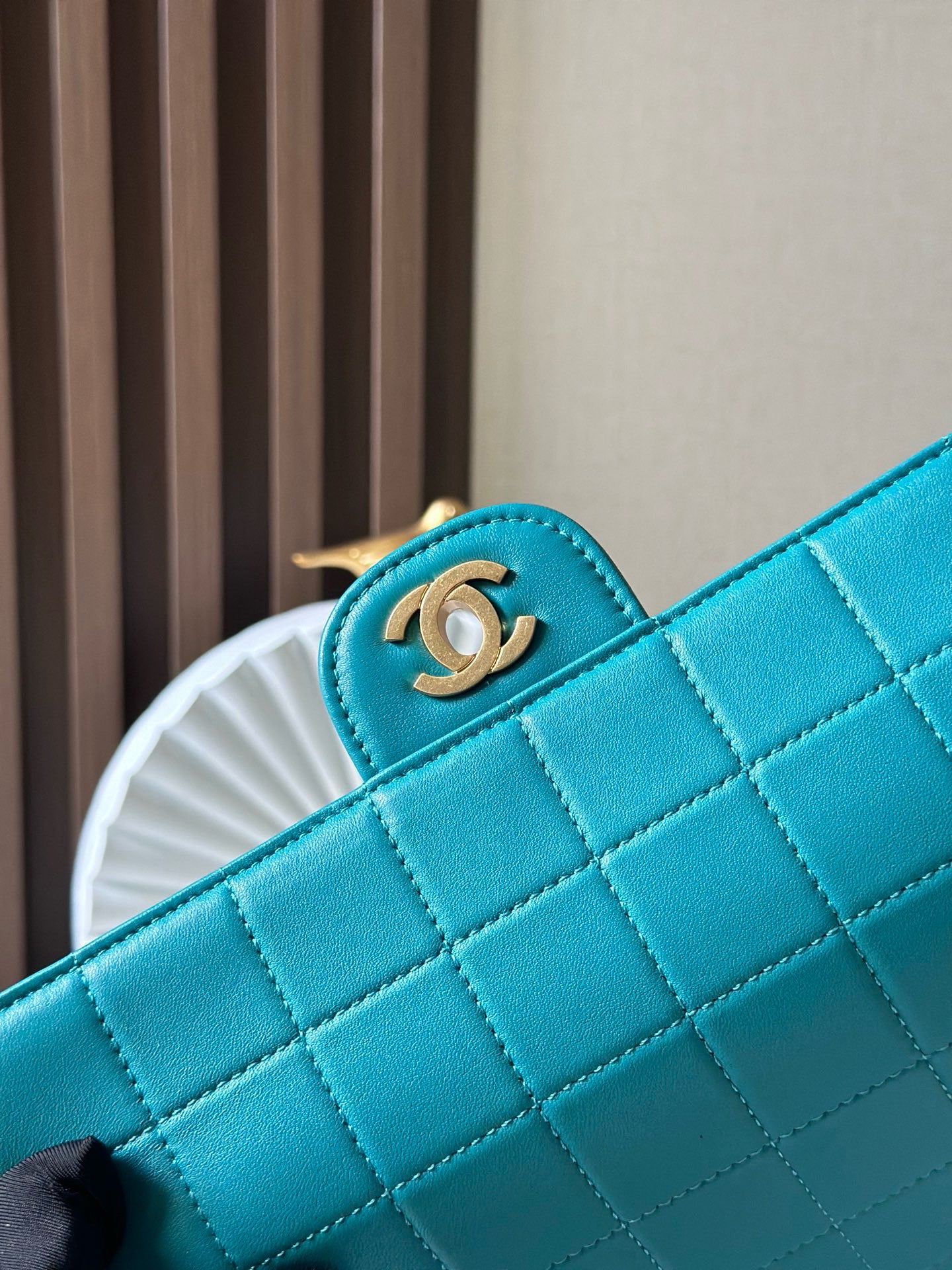 Vintage ice - cube pattern lambskin underarm bag