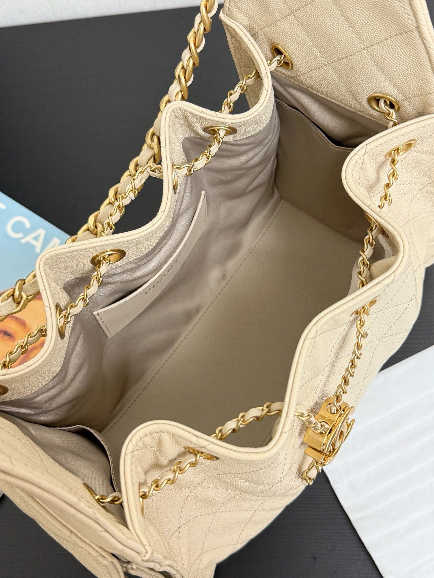 Adjustable chain,beige bucket bag