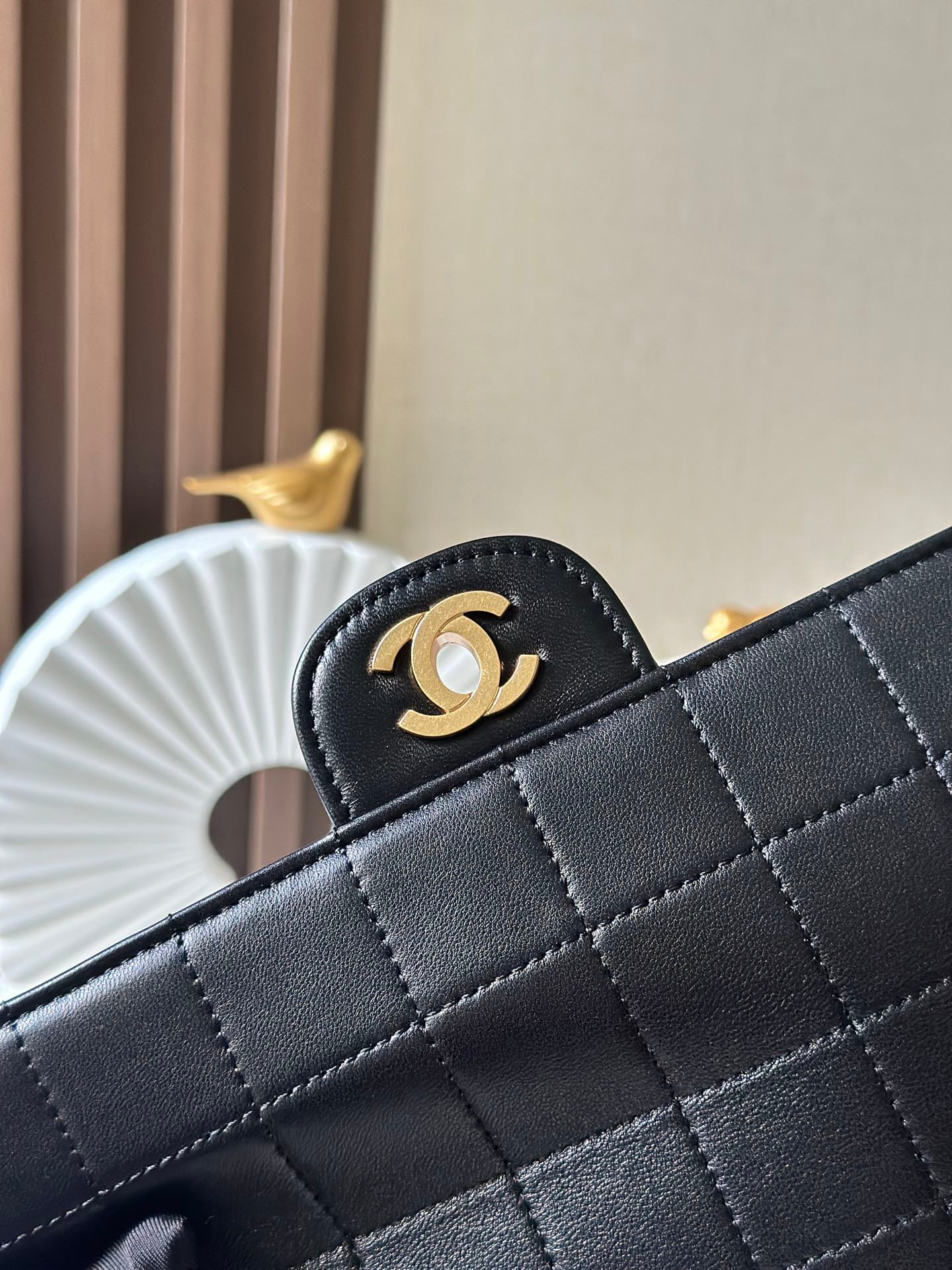 Vintage ice - cube pattern lambskin underarm bag