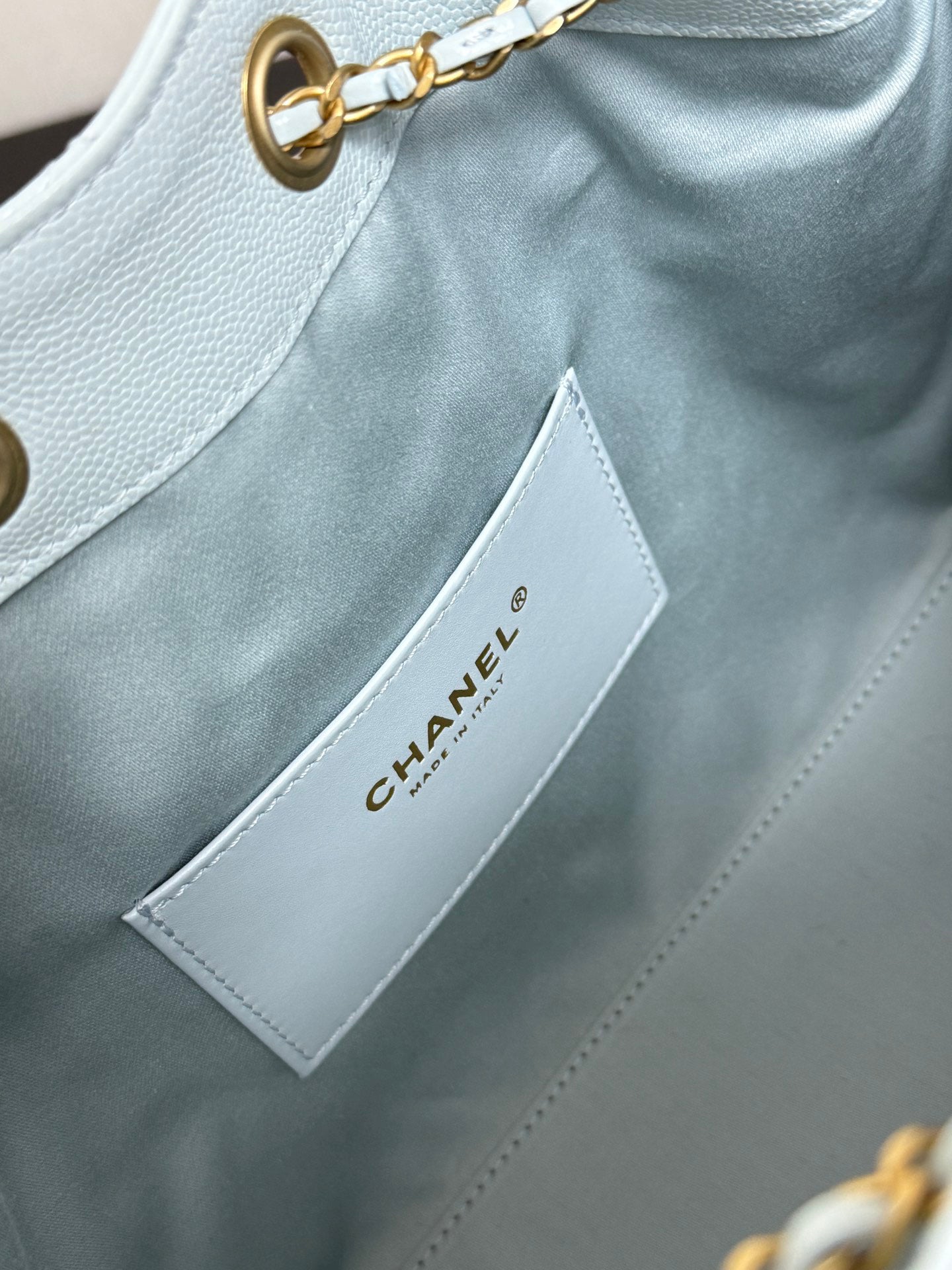 Adjustable Chain Light Blue Bucket Bag