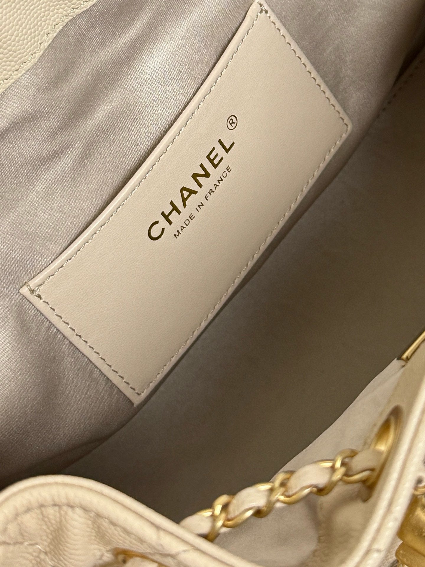 Adjustable chain,beige bucket bag