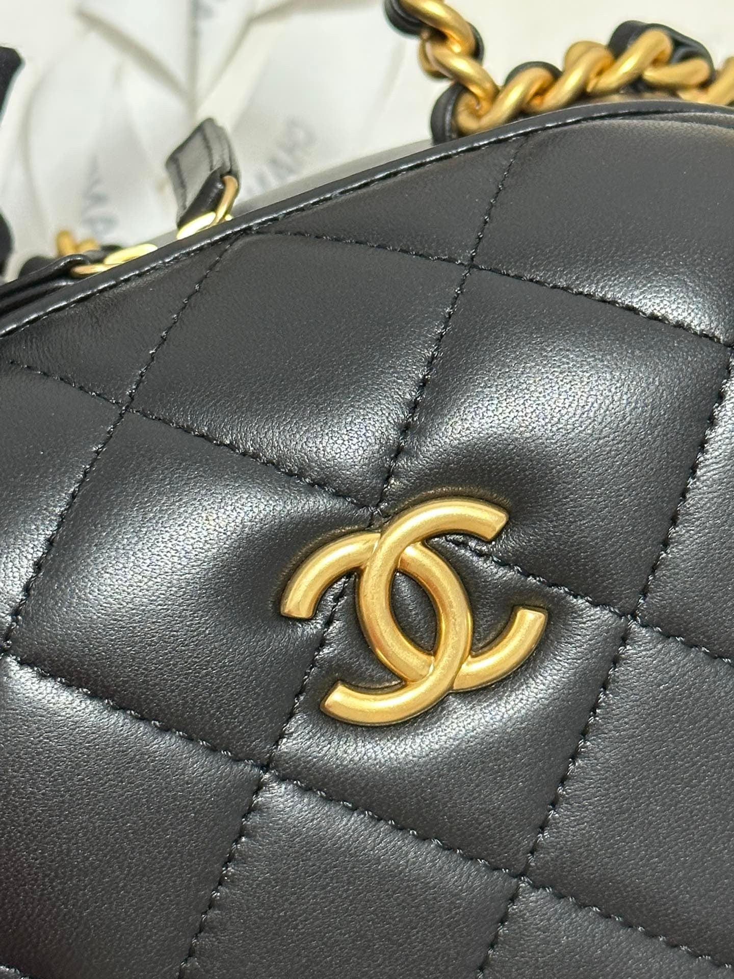 Black Round Box shaped Chain strap Fashion Makeup Bag