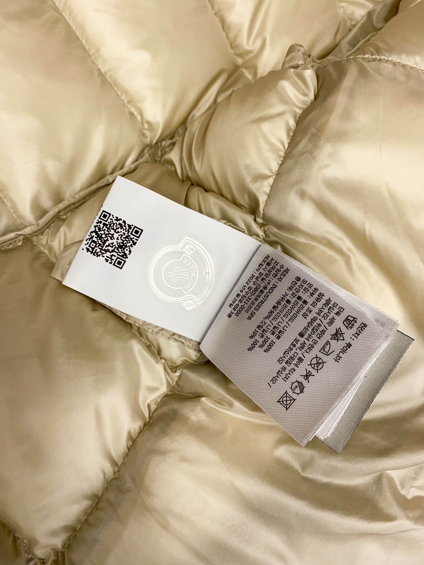 Cream colored Mid length Women's Hooded Waist cinching Down Jacket