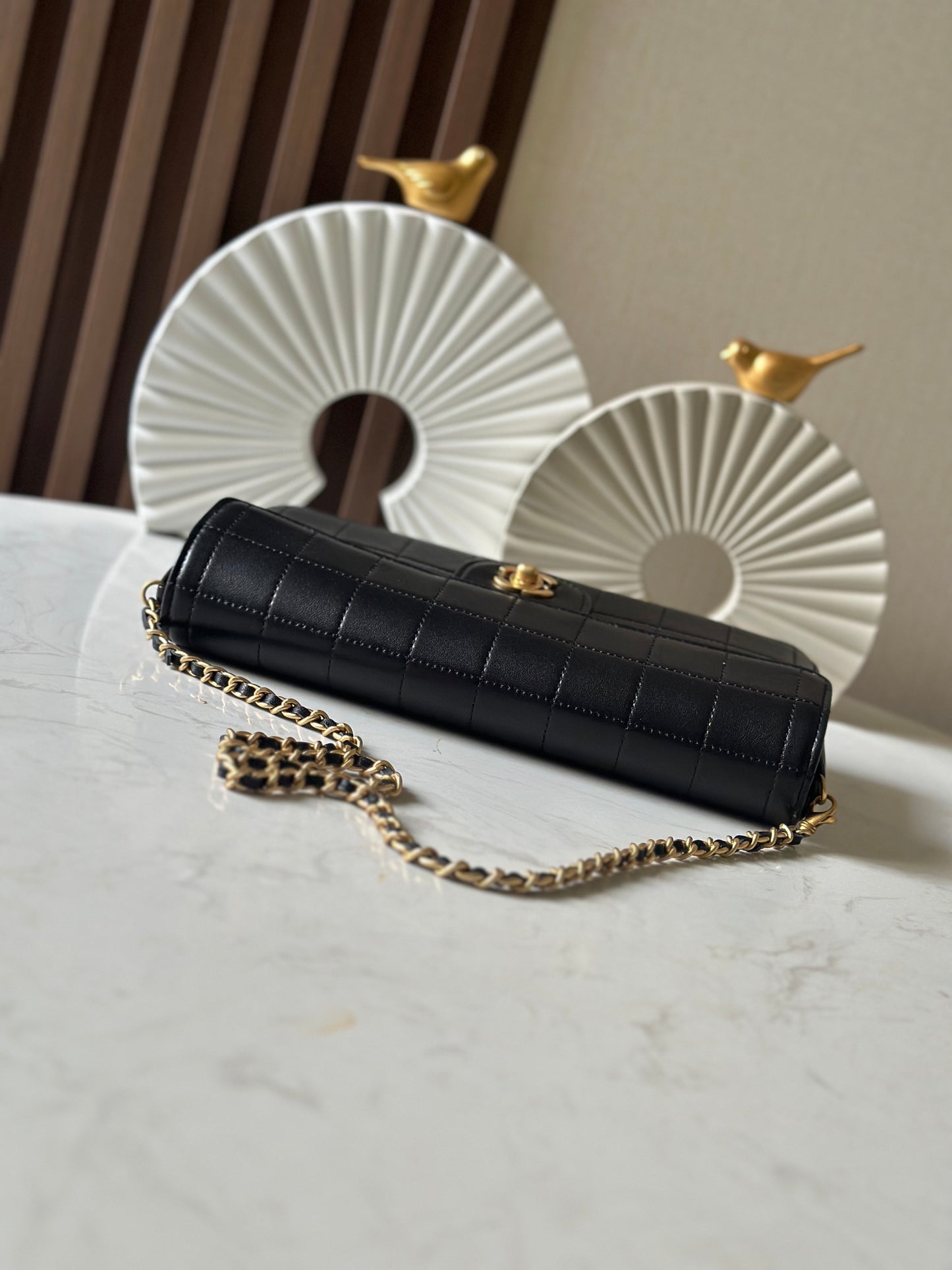 Vintage ice - cube pattern lambskin underarm bag