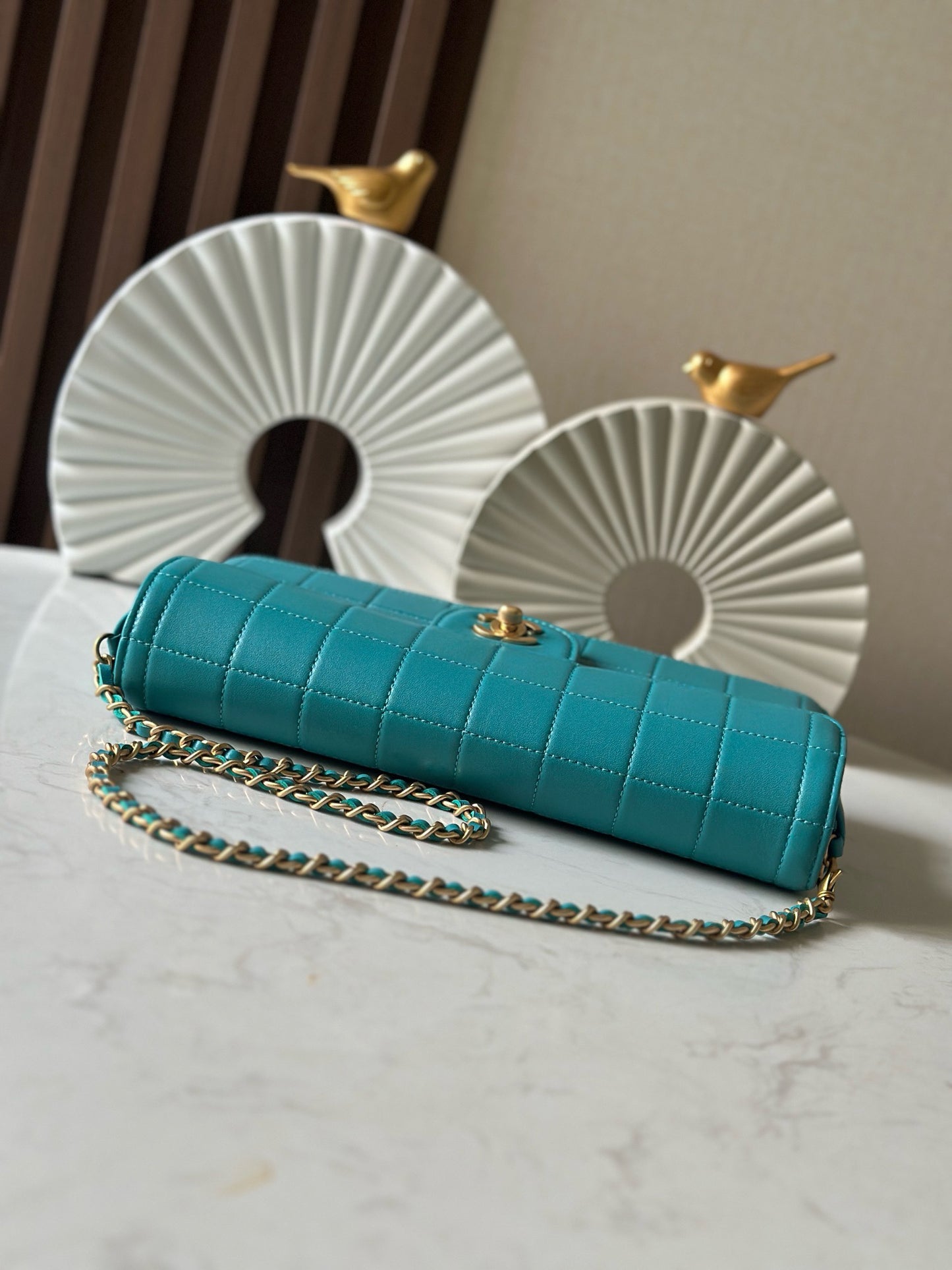 Vintage ice - cube pattern lambskin underarm bag