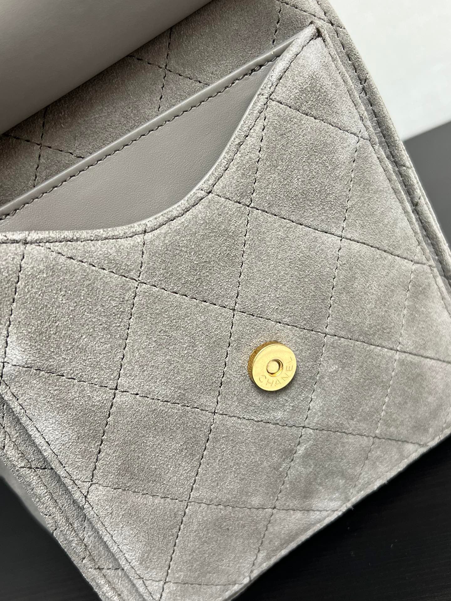 Adjustable chain,grey bucket bag