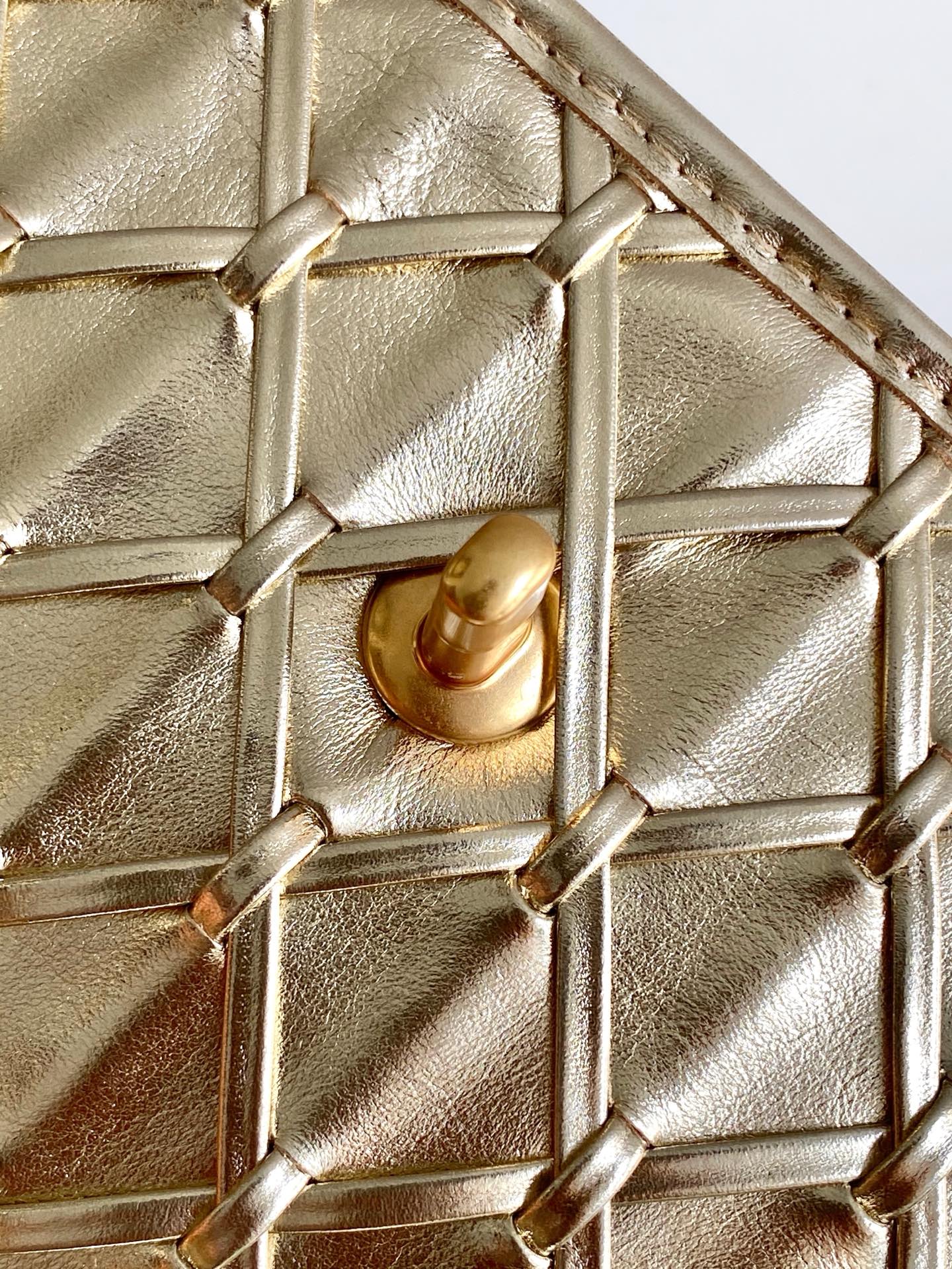 New Runway - Inspired CF Woven Chain Handbag/Shoulder Bag