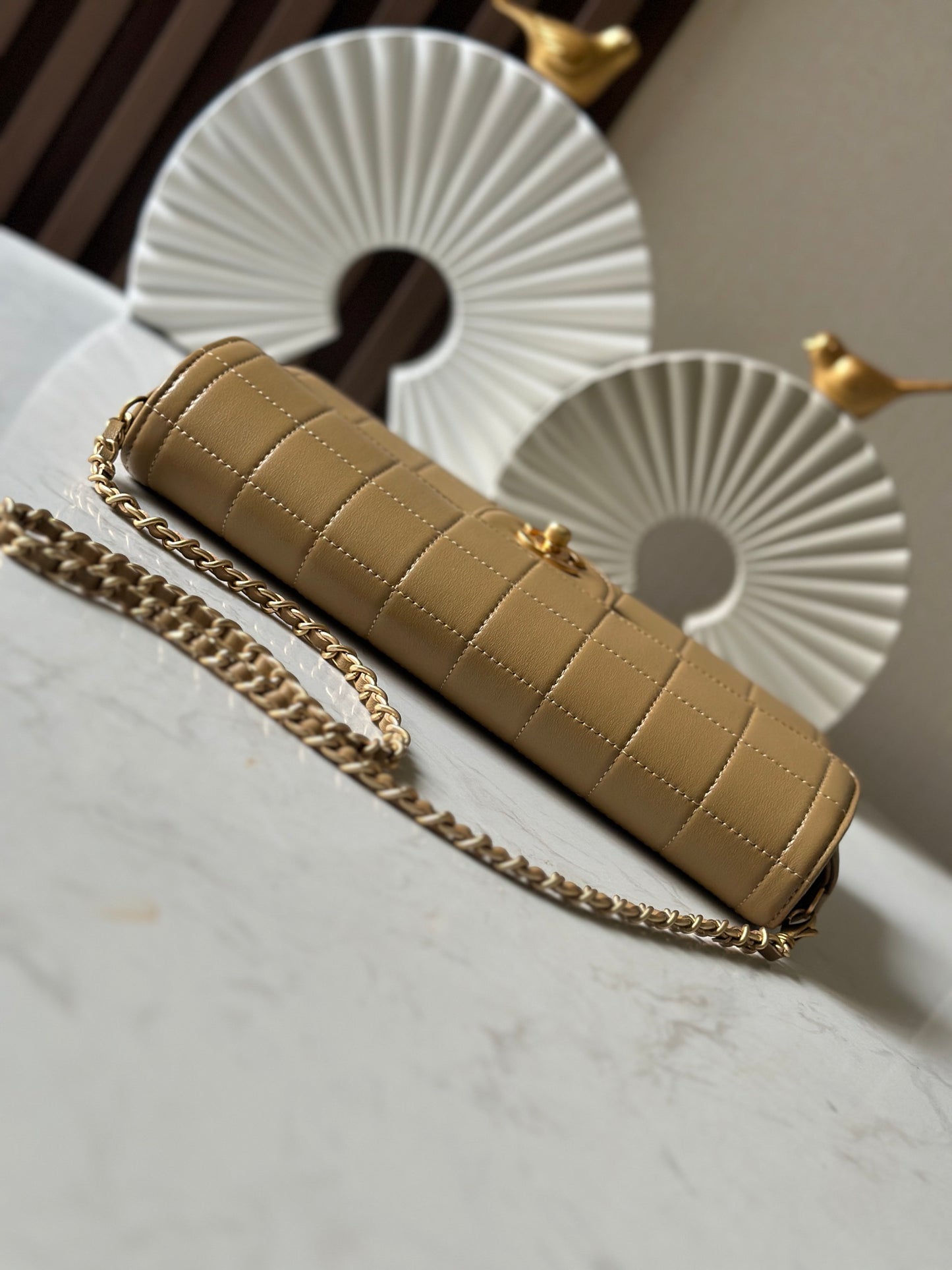 Vintage ice - cube pattern lambskin underarm bag