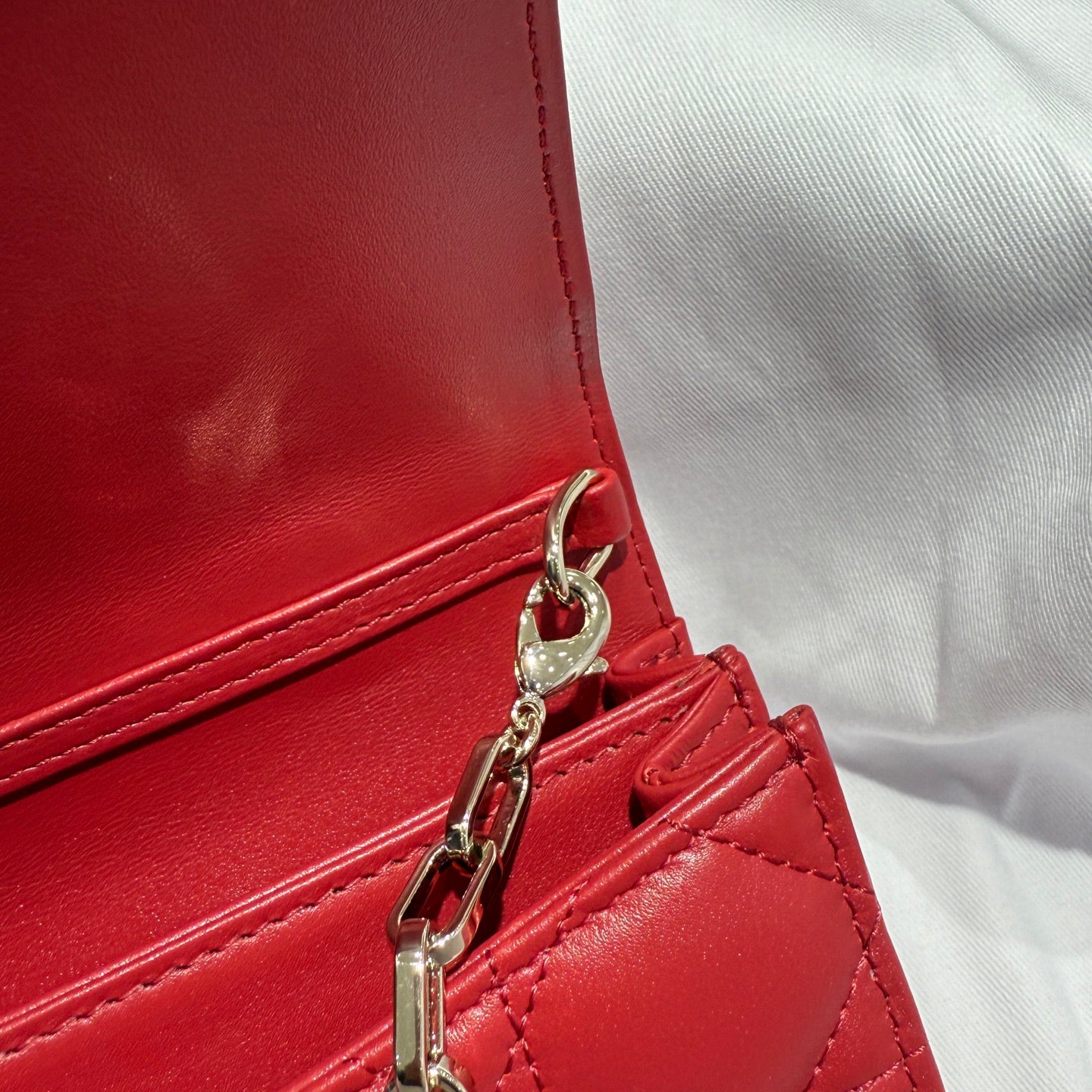 Red Pearl Chain Handbag