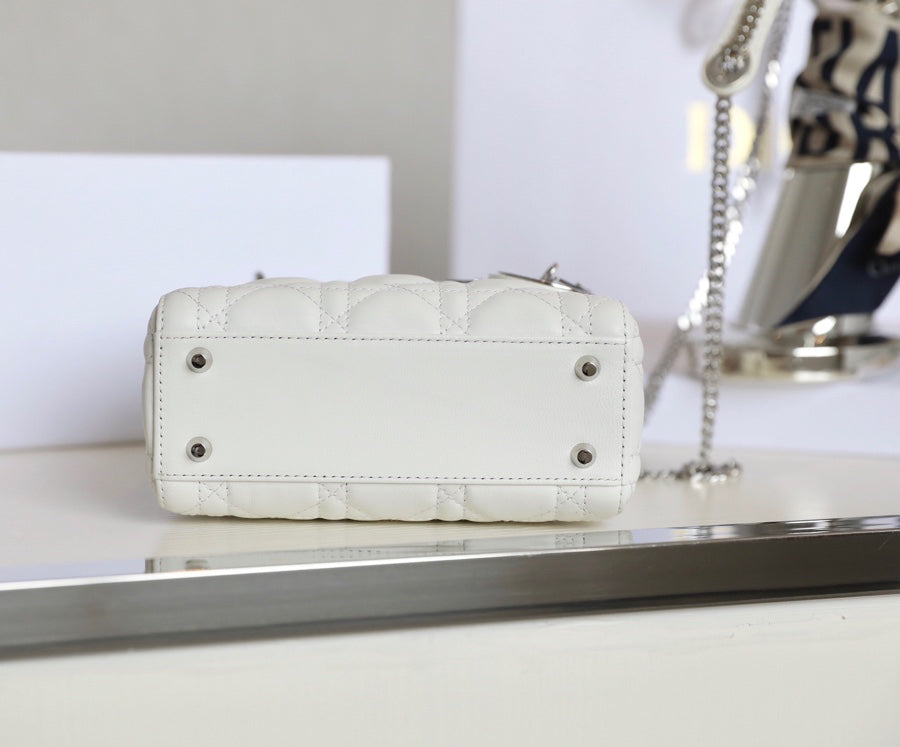 White Cannage Pattern Patent Lambskin Handbag