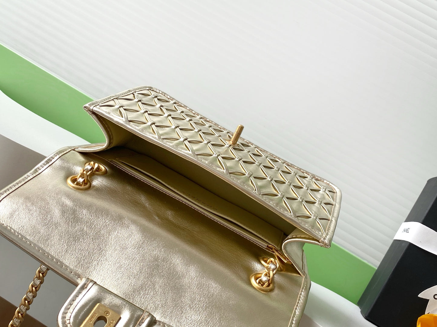 New Runway - Inspired CF Woven Chain Handbag/Shoulder Bag
