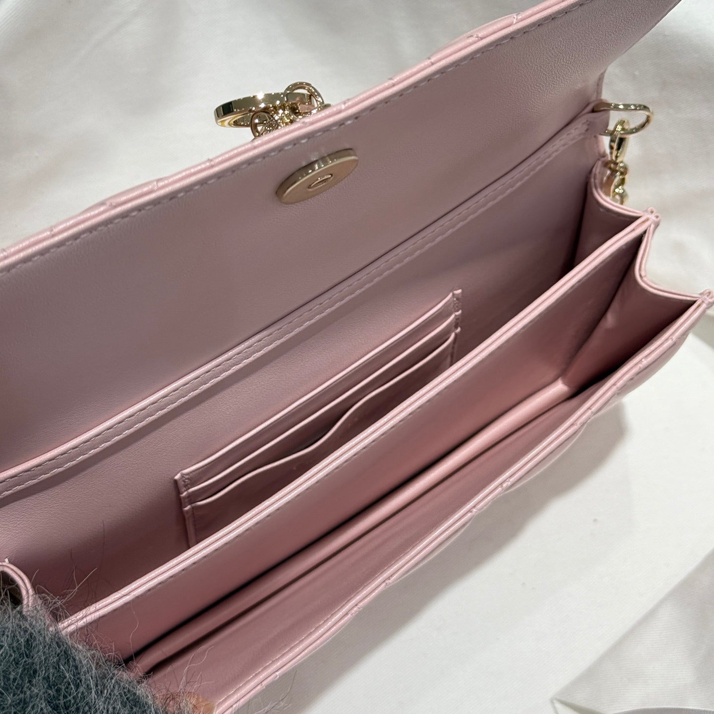 Sakura Pink Pearl Chain Handbag