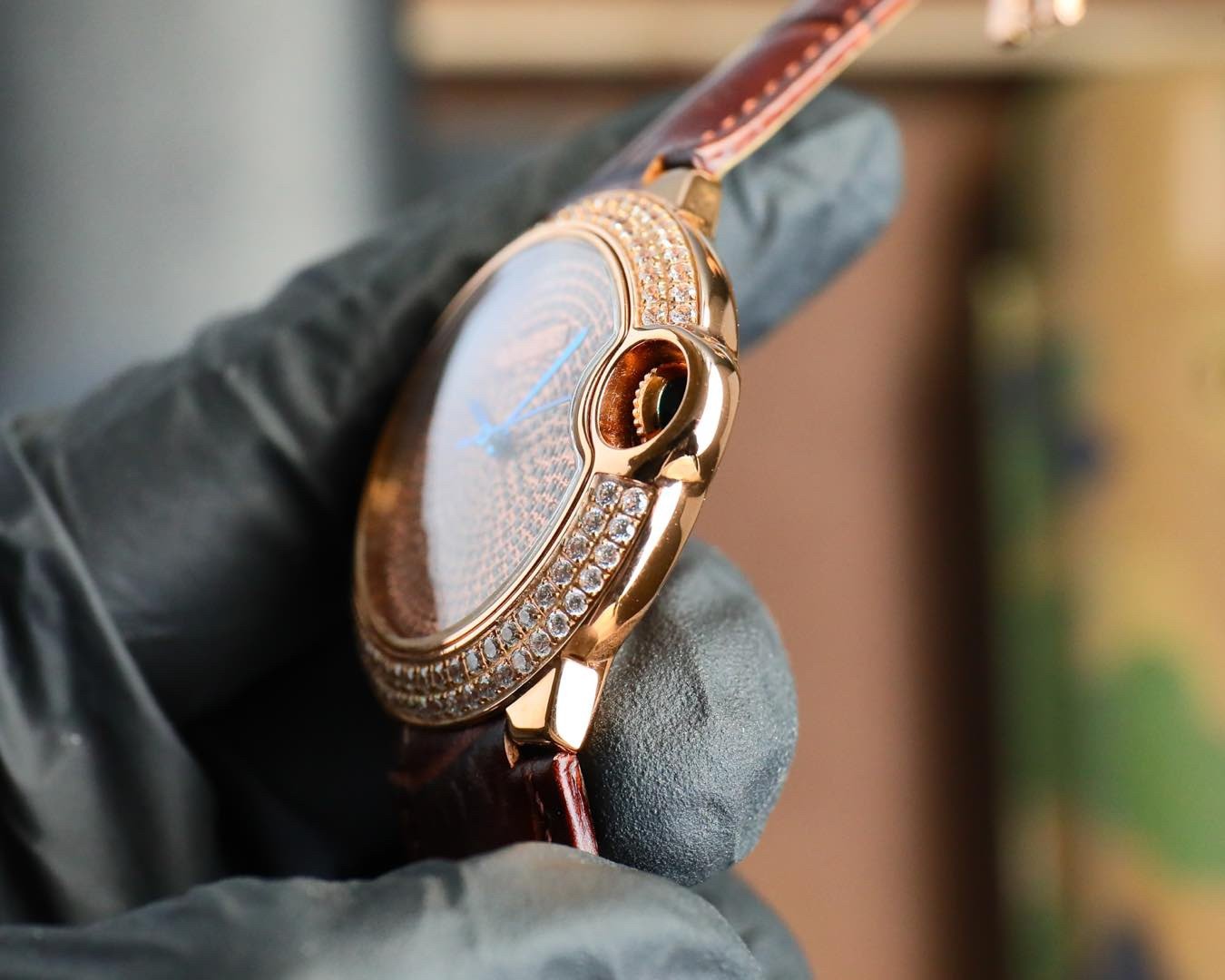 Cartier. Imported quartz movement. Top-grain calfskin leather. Arched blue light glass.