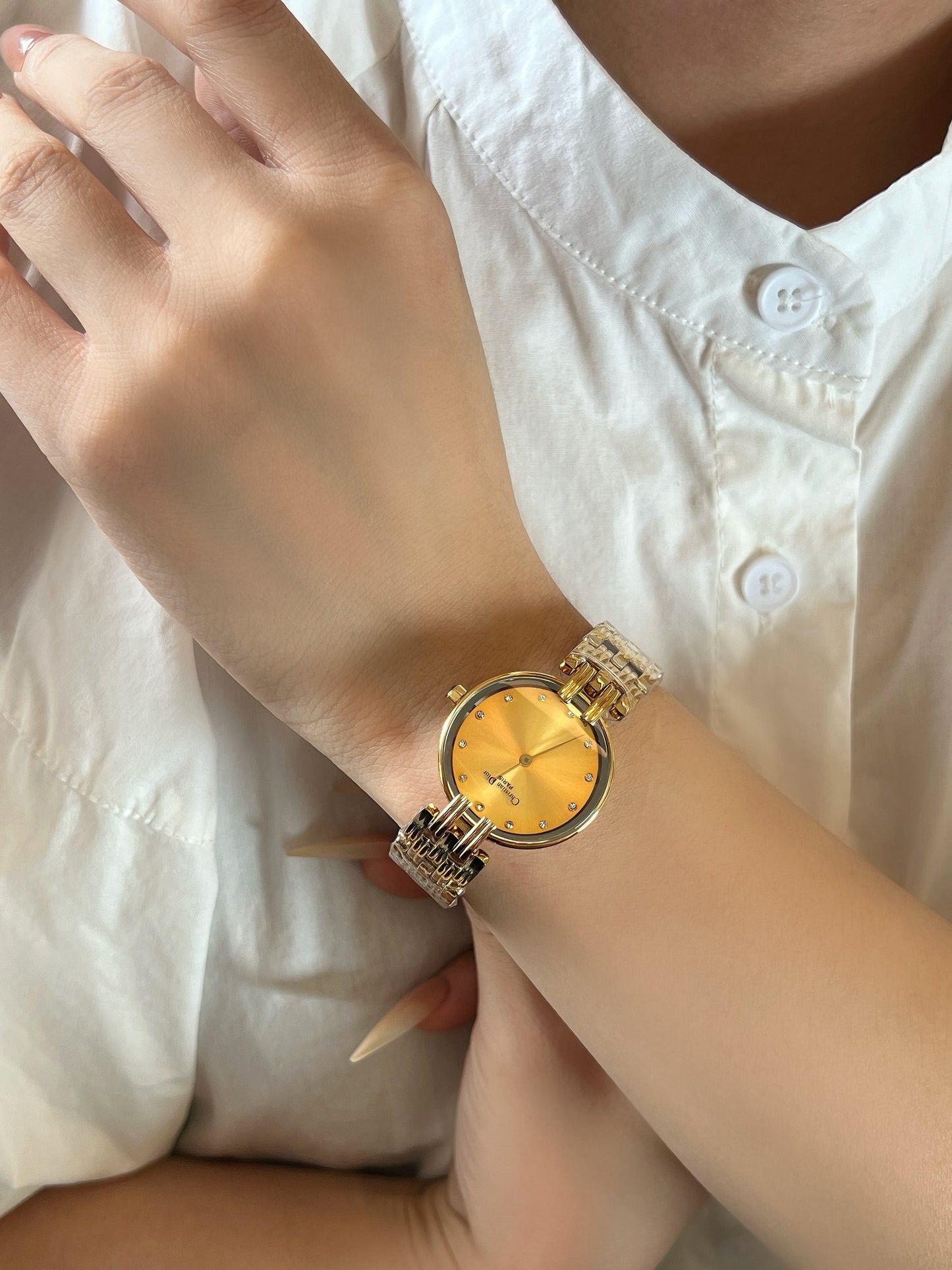 Dior Vintage Luxury Small Gold Watch: Encountering Elegant Time