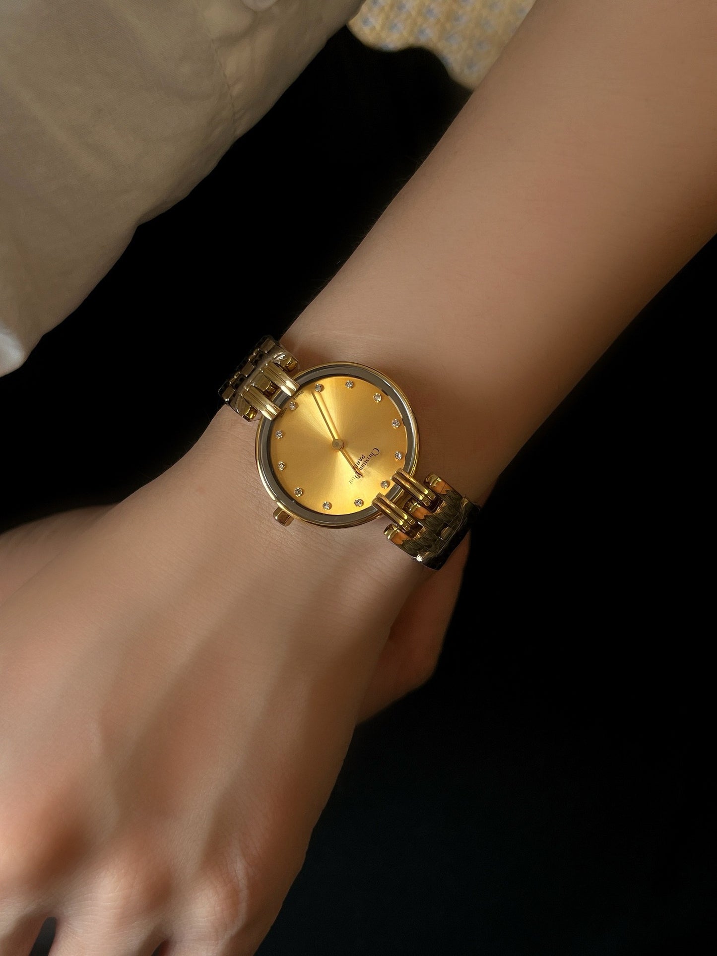 Dior Vintage Luxury Small Gold Watch: Encountering Elegant Time