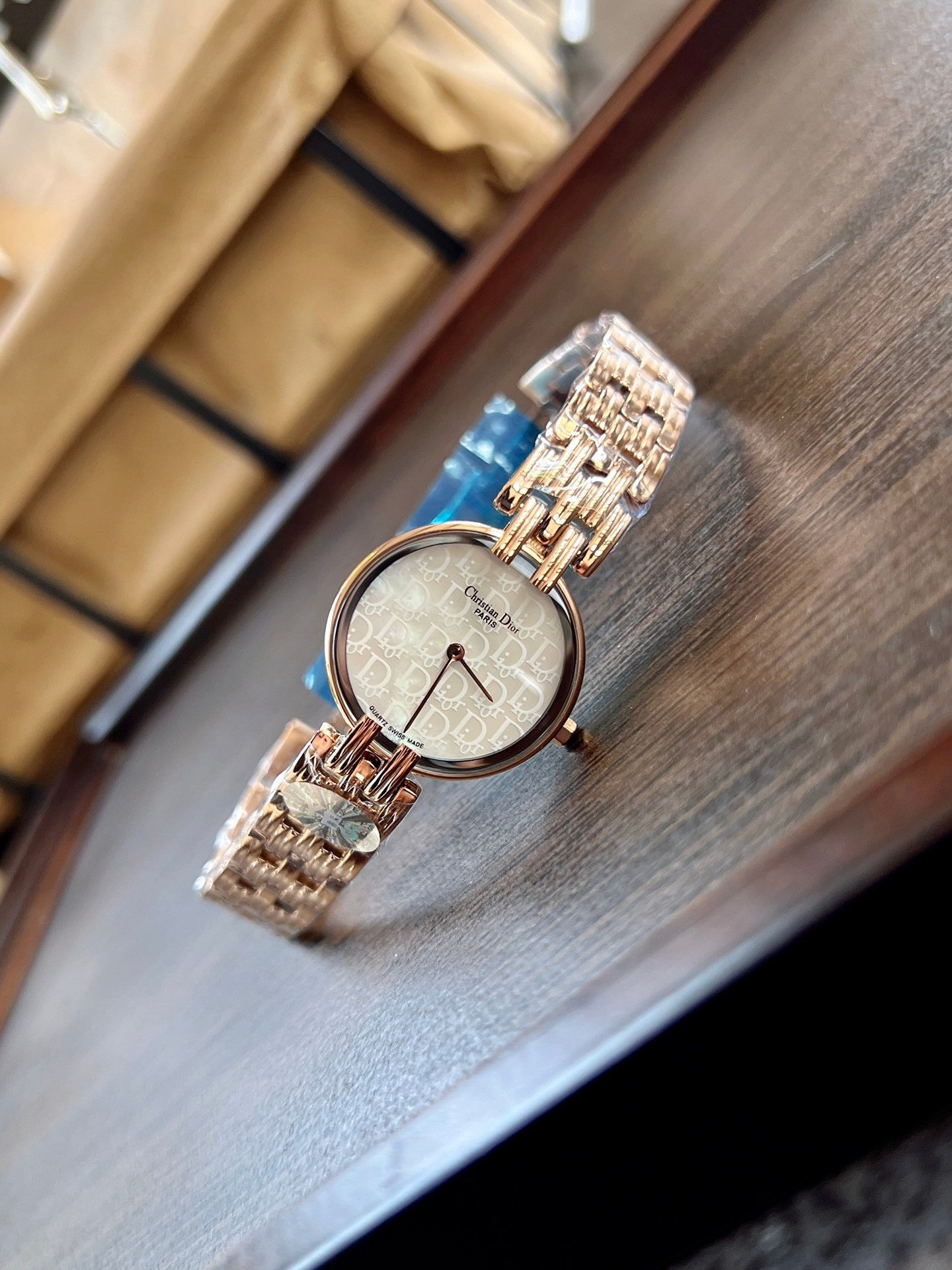 Dior Vintage White Watch: Effortless Elegance on Your Wrist