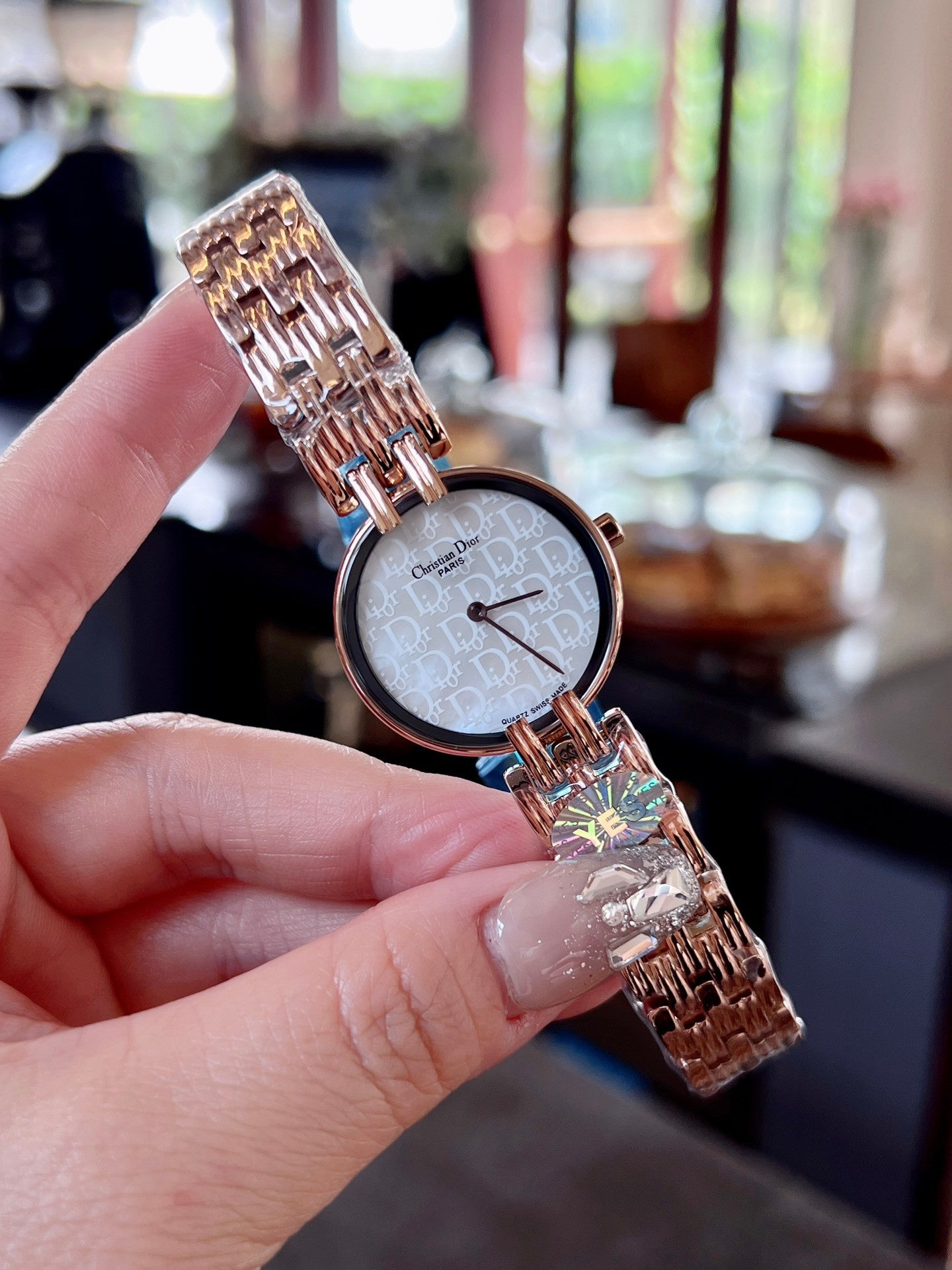 Dior Vintage White Watch: Effortless Elegance on Your Wrist