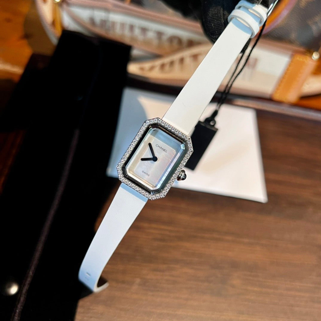 New - style cowhide silk - textured strap from Chanel