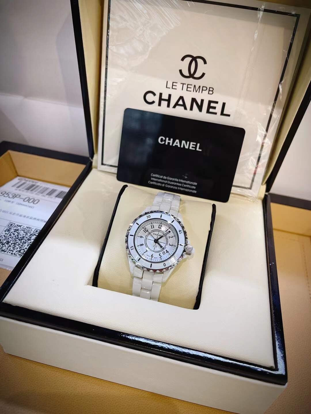 Chanel's Exquisite White Ceramic Watch: Timeless Elegance