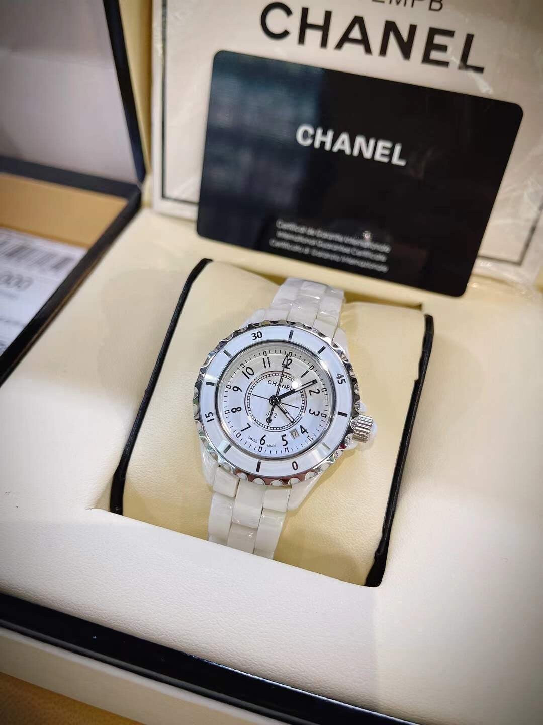 Chanel's Exquisite White Ceramic Watch: Timeless Elegance