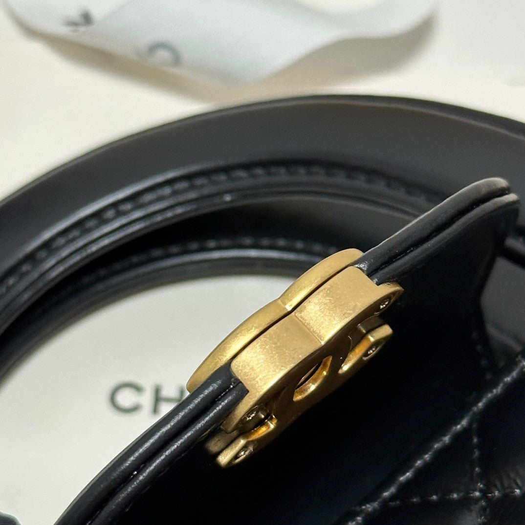 ExquisiteMini Quilted Handbag