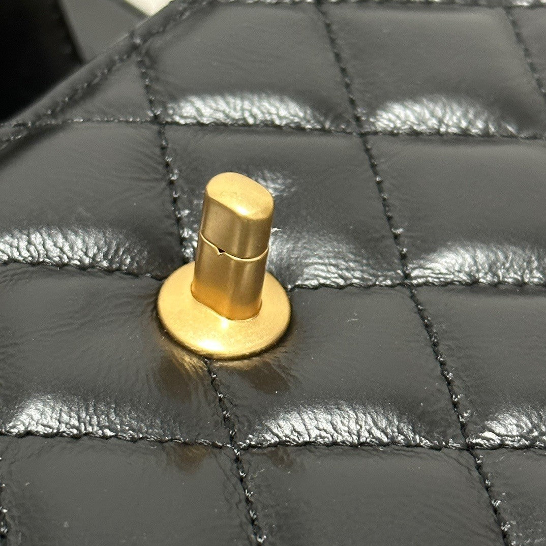 ExquisiteMini Quilted Handbag