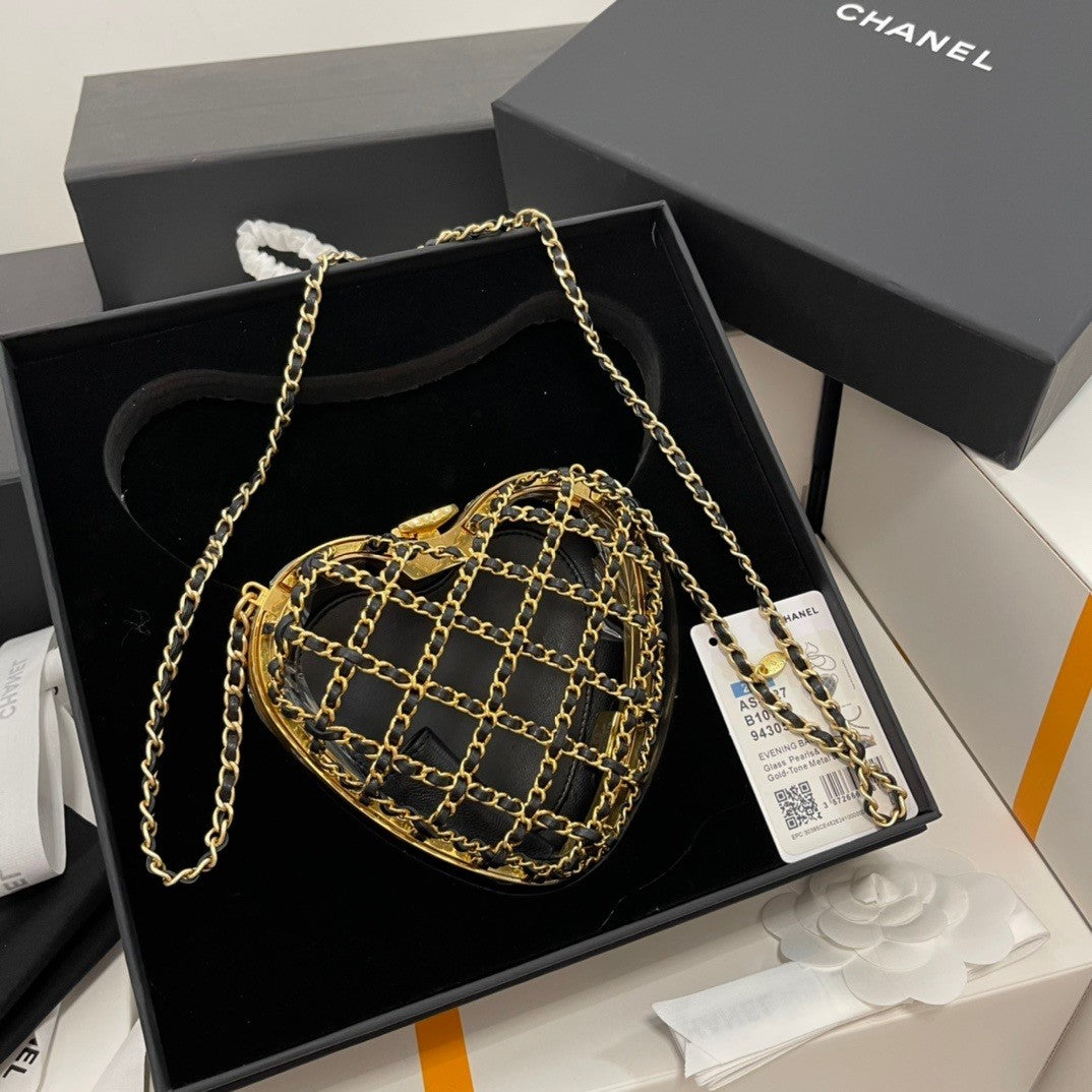 Heart  shaped Hollowed  out Evening Bag