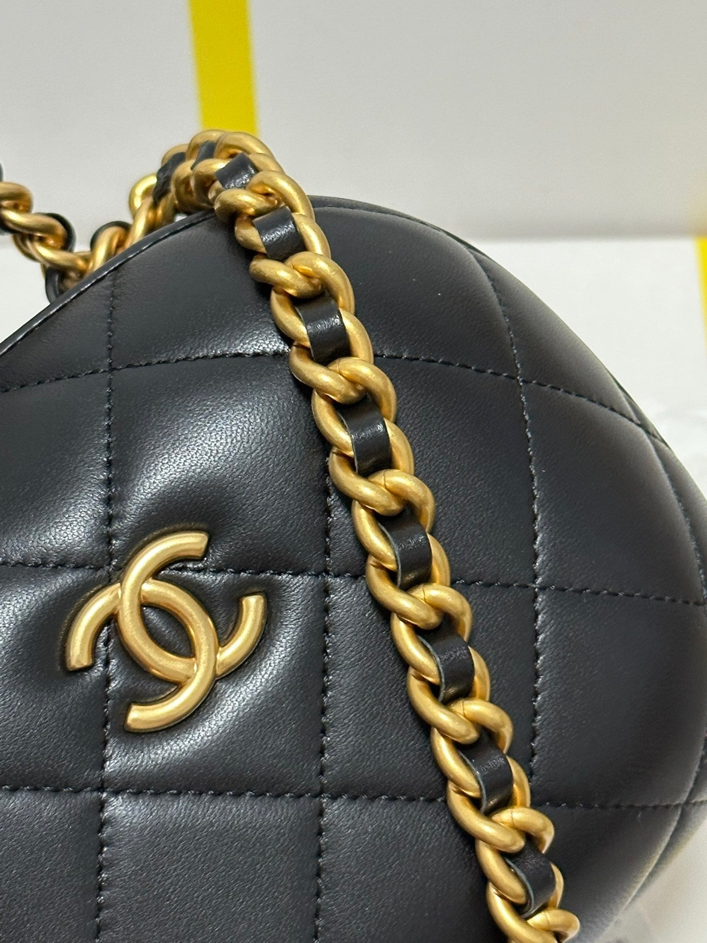 Black Round Box  shaped Chain  strap Fashion Makeup Bag