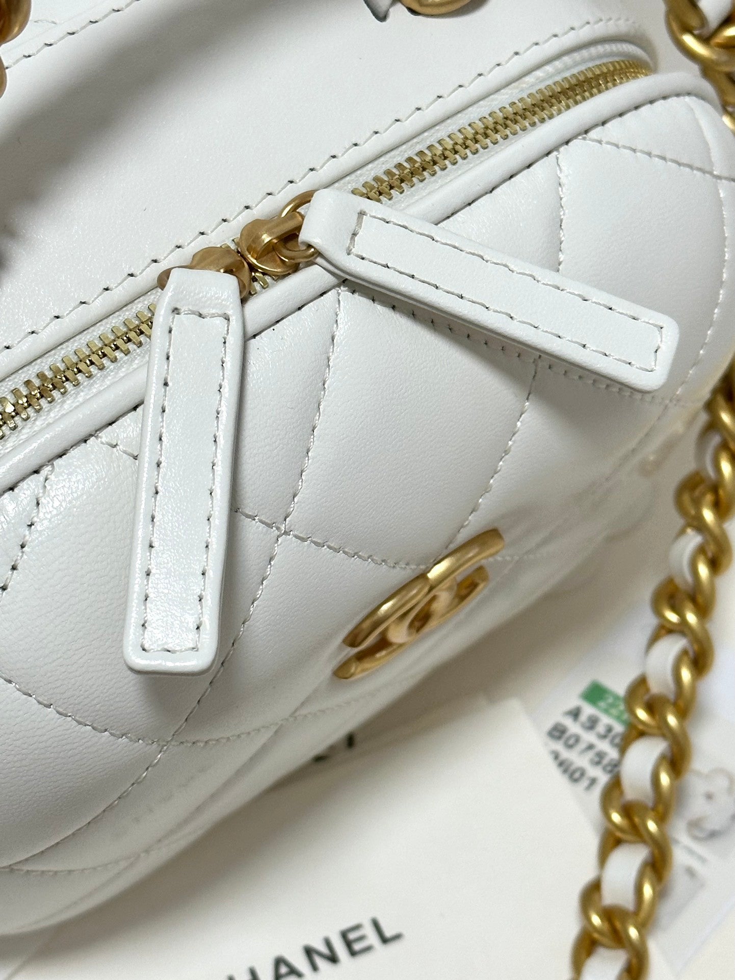 White Round Box  shaped Chain strap Fashion Makeup Bag