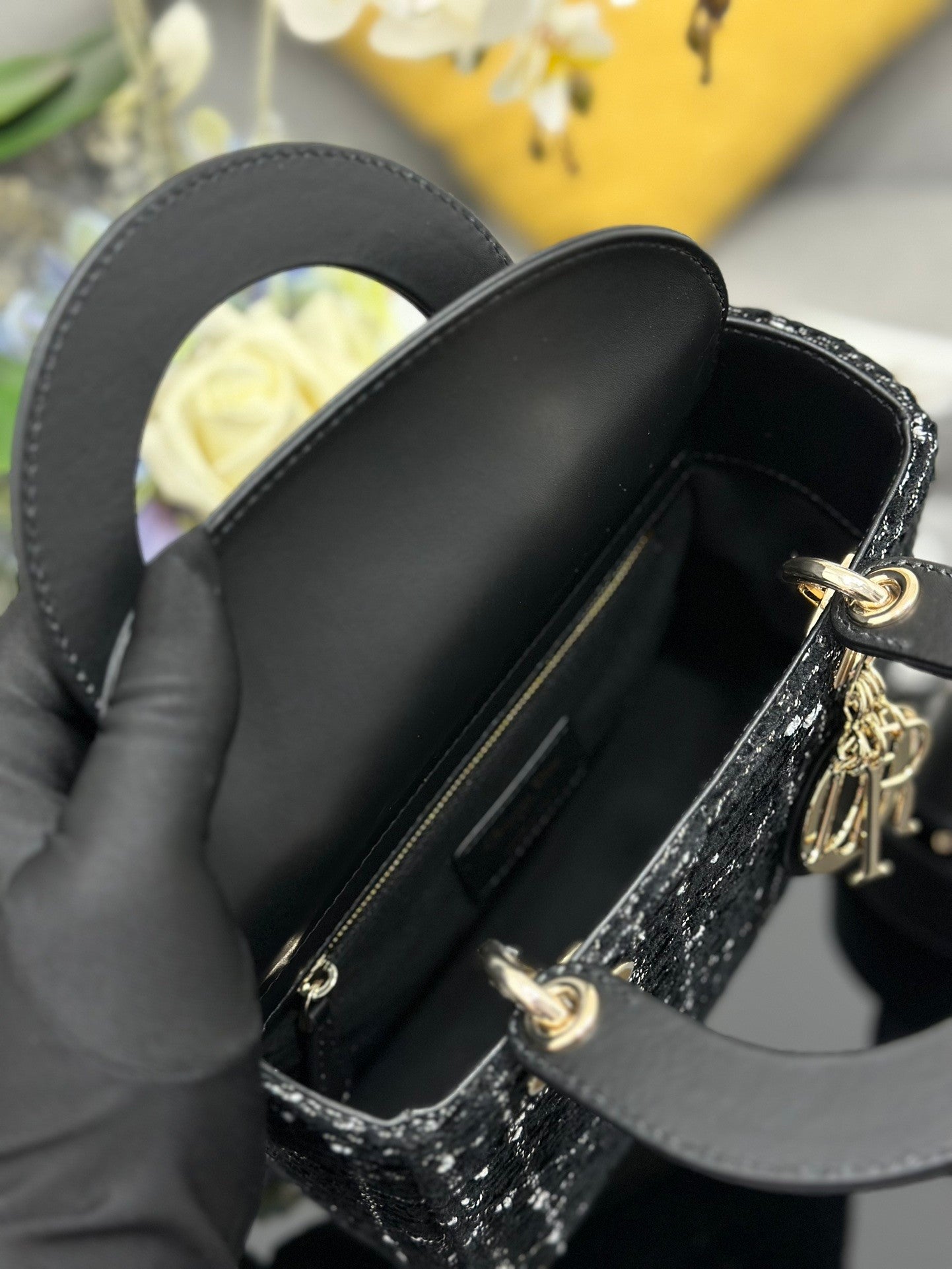 A paragon of luxury and elegance! Limited - edition black tweed Lady bag, a must - have for an elegant outing