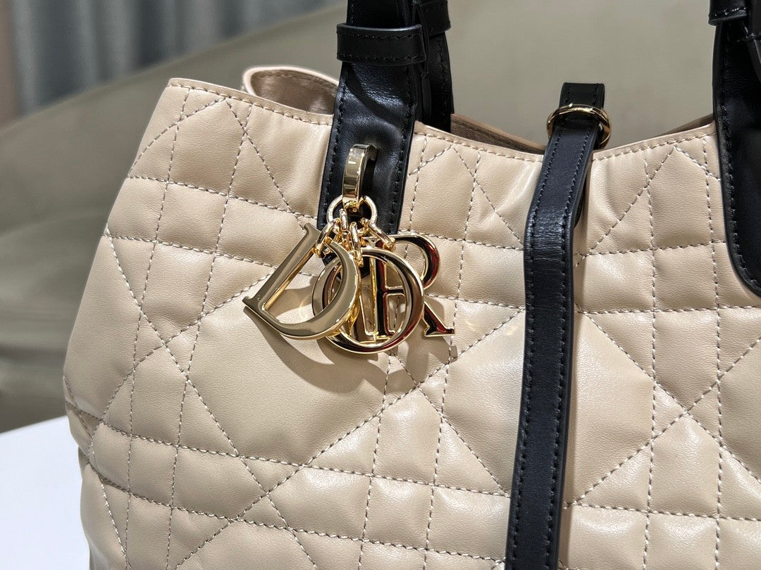 Medium - sized Beige Quilted Handbag