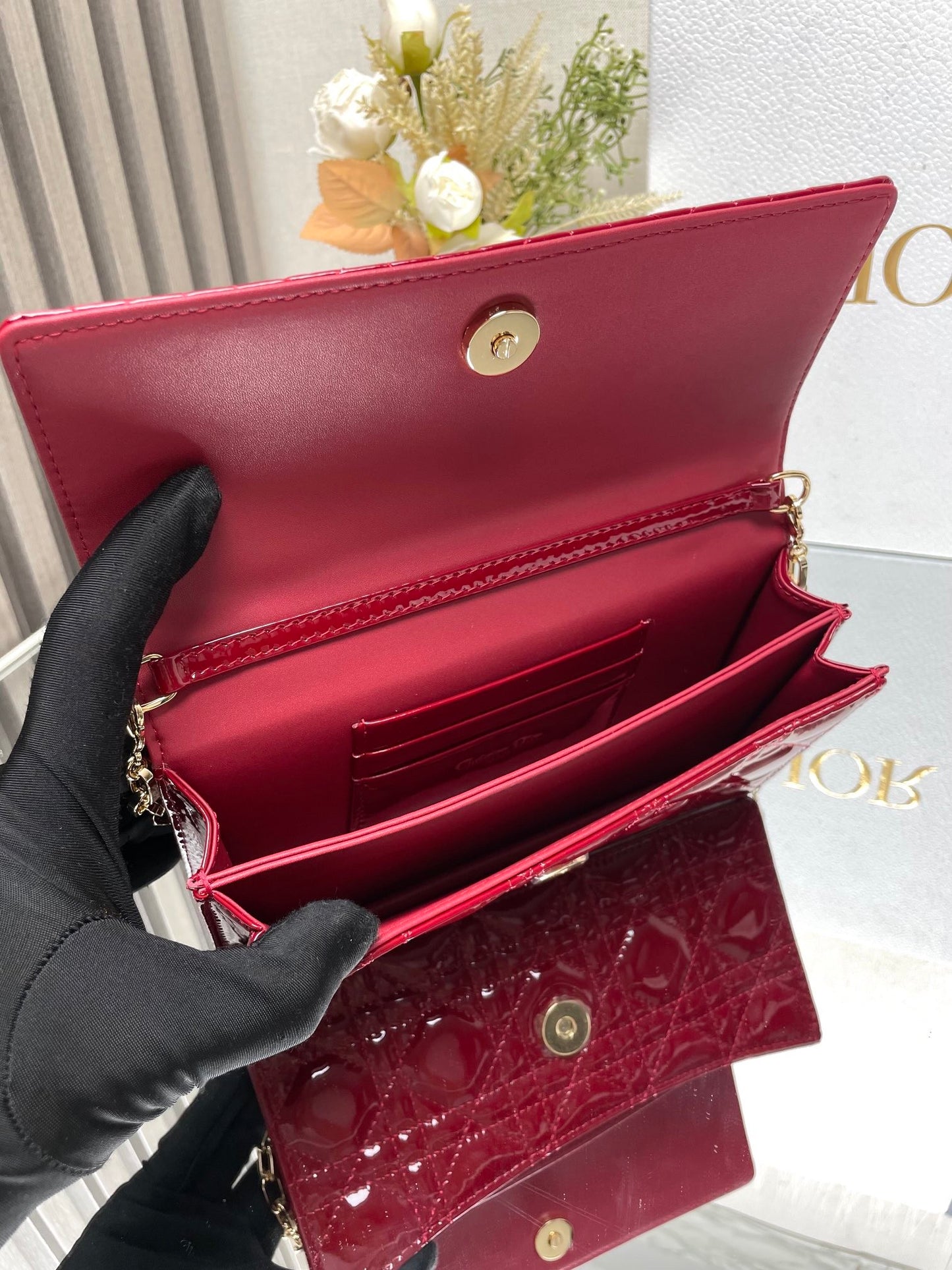 Red Patent Leather Cannage Pattern Pearl Clutch Bag