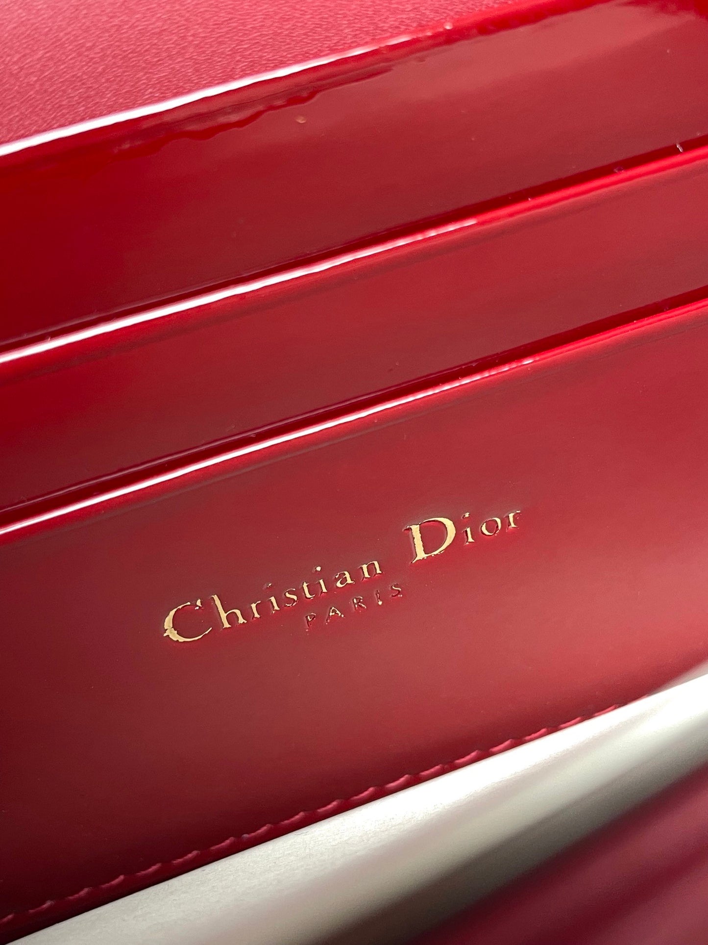 Red Patent Leather Cannage Pattern Pearl Clutch Bag