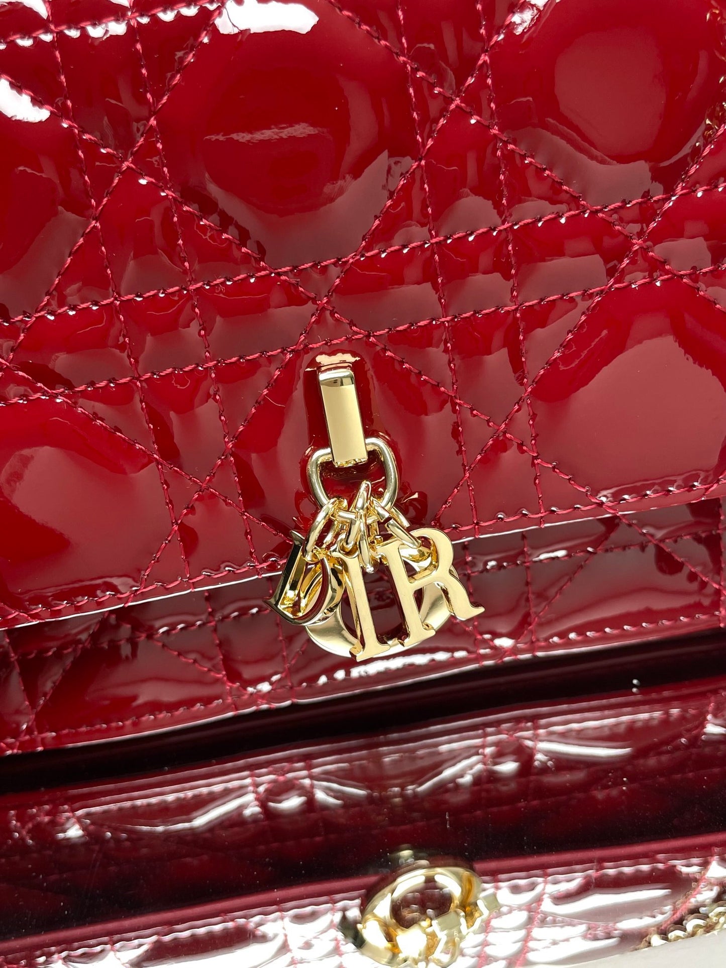 Red Patent Leather Cannage Pattern Pearl Clutch Bag