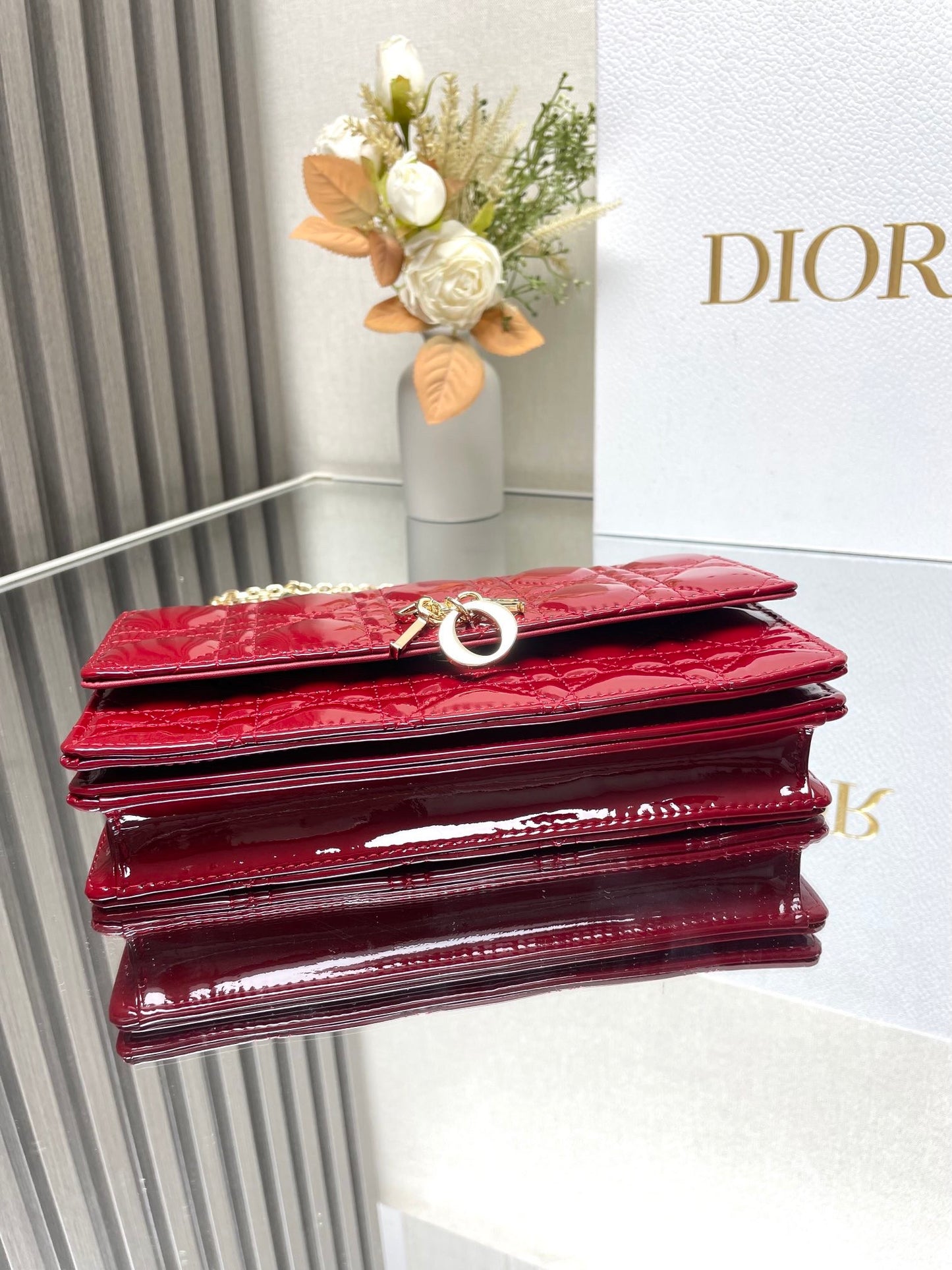 Red Patent Leather Cannage Pattern Pearl Clutch Bag