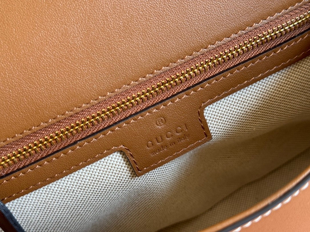 Classic Brown Handbag: Encounter Retro - Modern Style