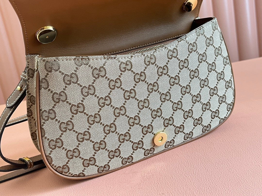 Timeless Elegance: Iconic GG Pattern Handbag