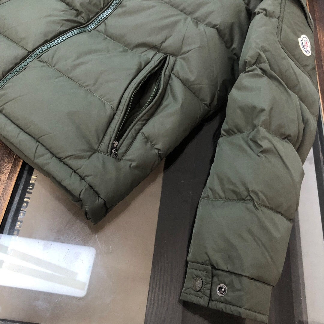 Army Green Down Jacket: With Fur Collar, Warm and Stylish