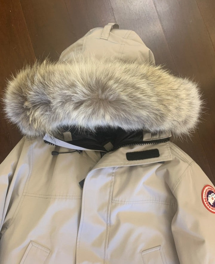 Mid - length, Level 4 Cold - resistant, Off - white and Versatile Down Jacket