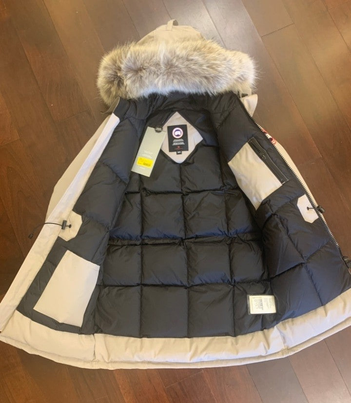 Mid - length, Level 4 Cold - resistant, Off - white and Versatile Down Jacket