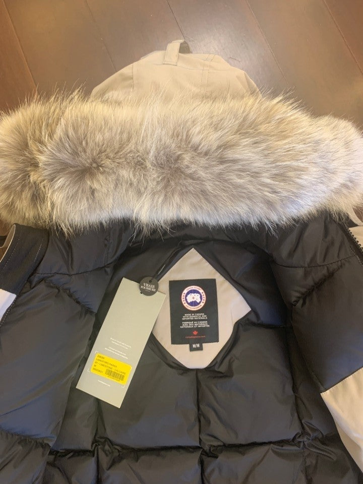 Mid - length, Level 4 Cold - resistant, Off - white and Versatile Down Jacket
