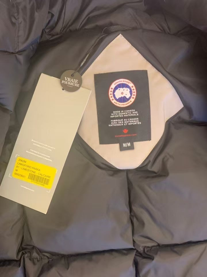 Mid - length, Level 4 Cold - resistant, Off - white and Versatile Down Jacket