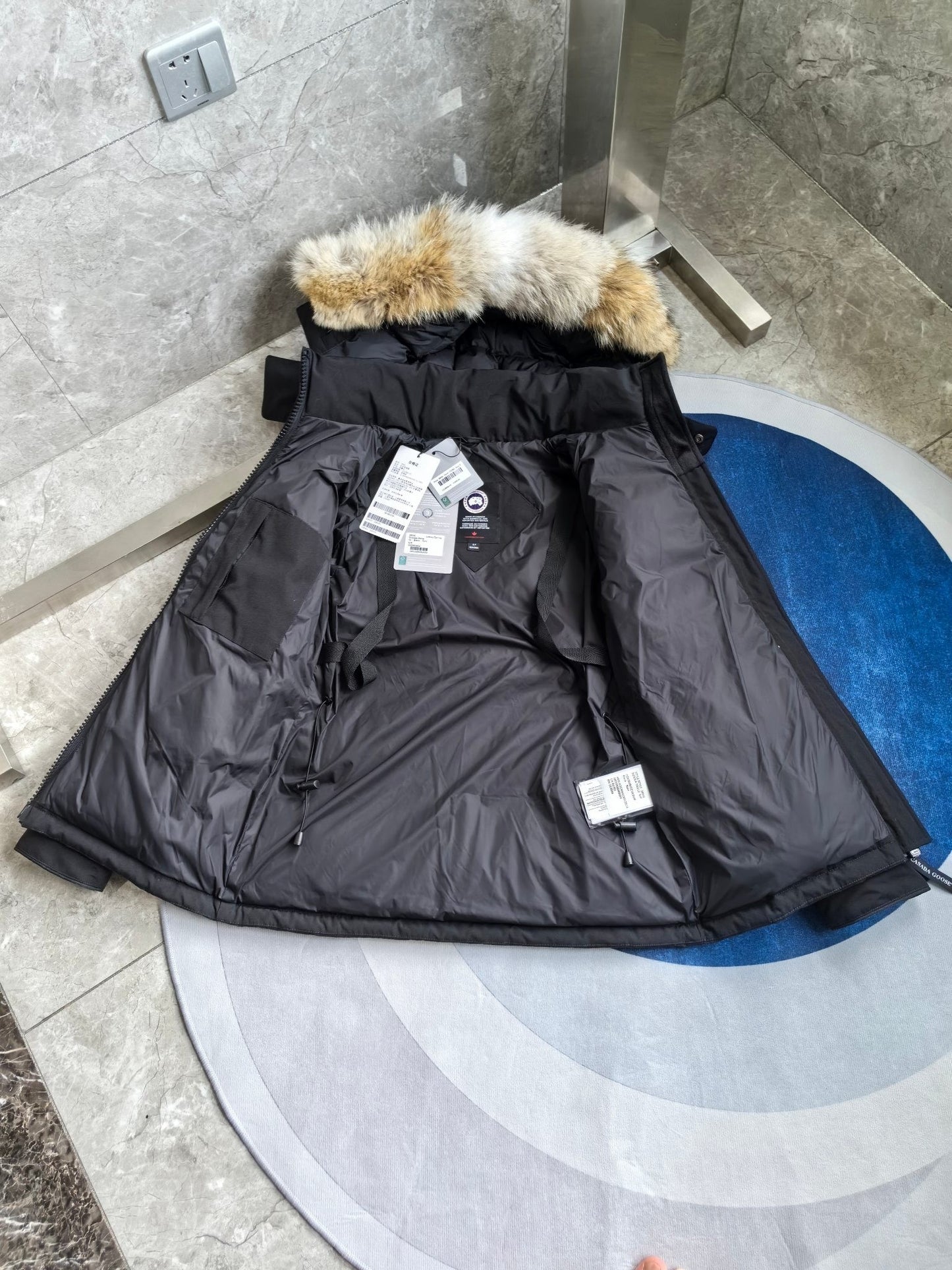 Women's Black Hooded Down Jacket