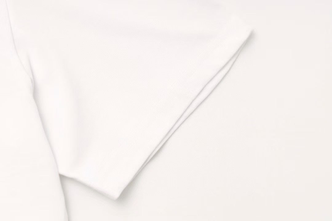 Short  sleeved T - shirt with thick - thread floral embroidery